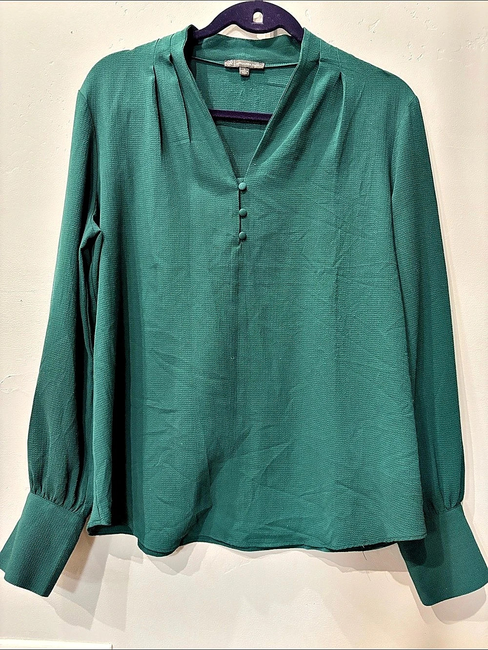 Adrianna Papell Green Draped V Neck Blouse Women’s L Button Cuff